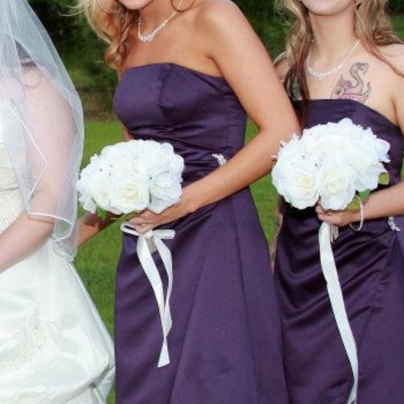 David’s Bridal strapless silky dress with broach - Picture 2 of 9